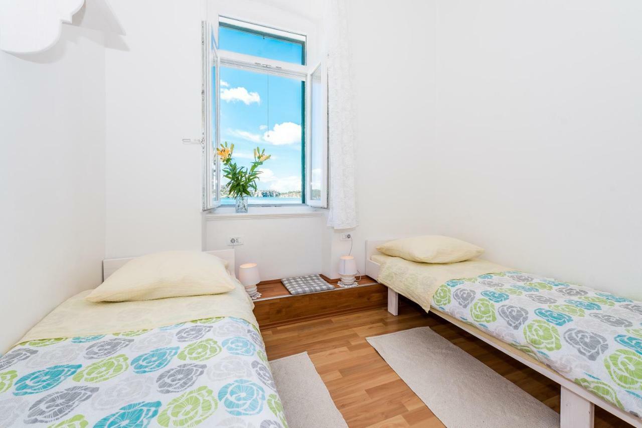 Apartmani Rina Šibenik Esterno foto
