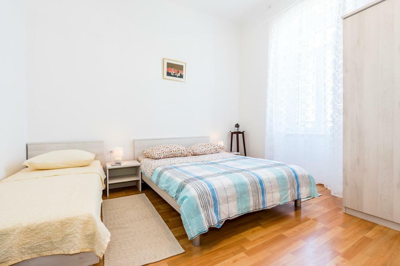 Apartmani Rina Šibenik Esterno foto