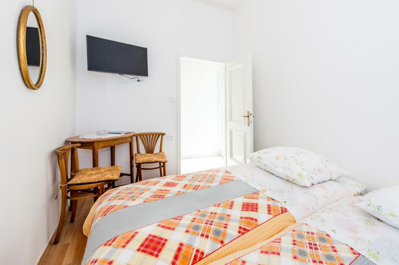Apartmani Rina Šibenik Esterno foto
