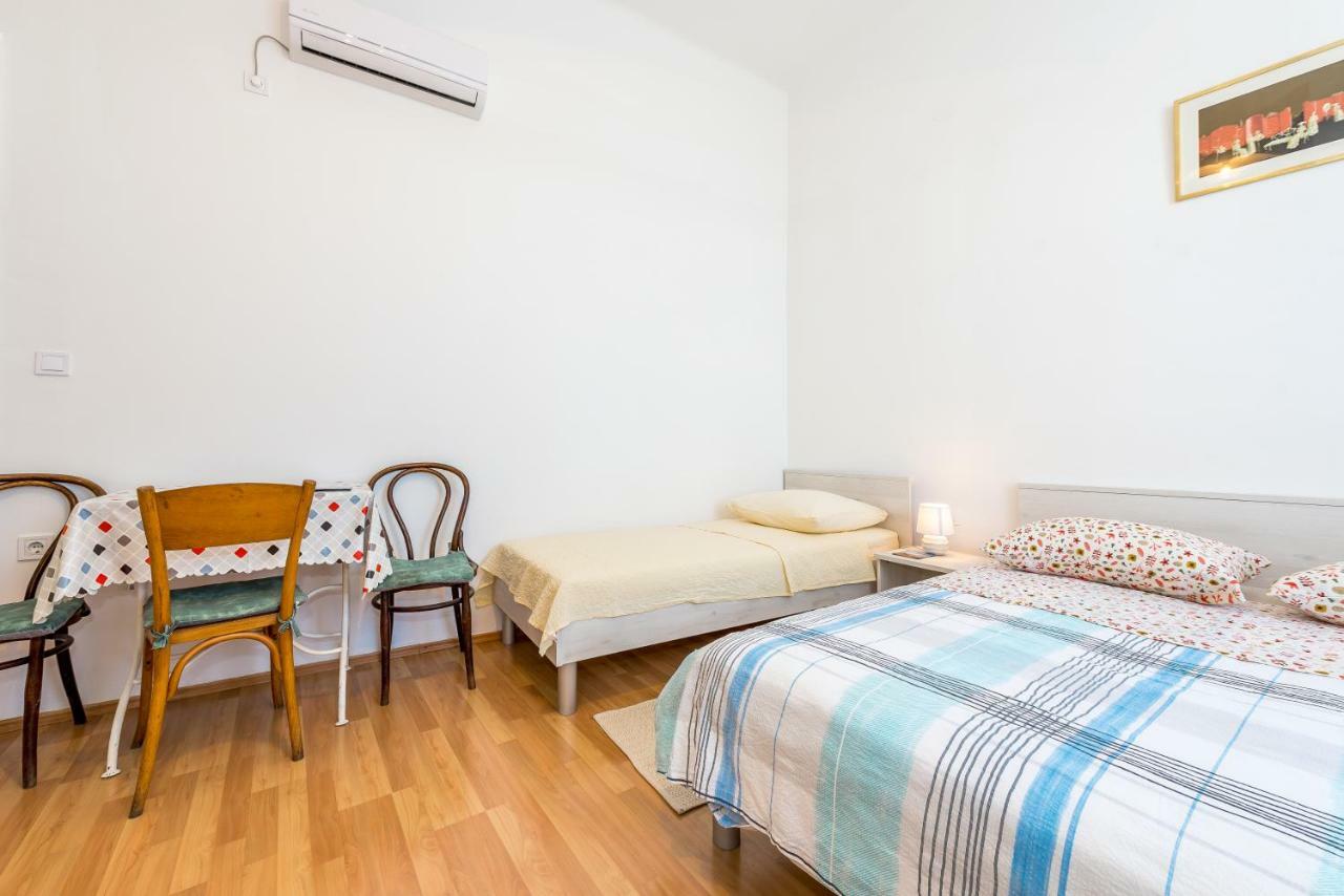 Apartmani Rina Šibenik Esterno foto
