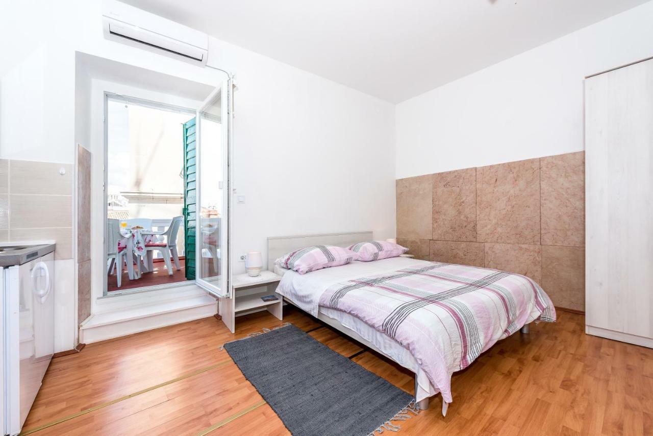 Apartmani Rina Šibenik Esterno foto