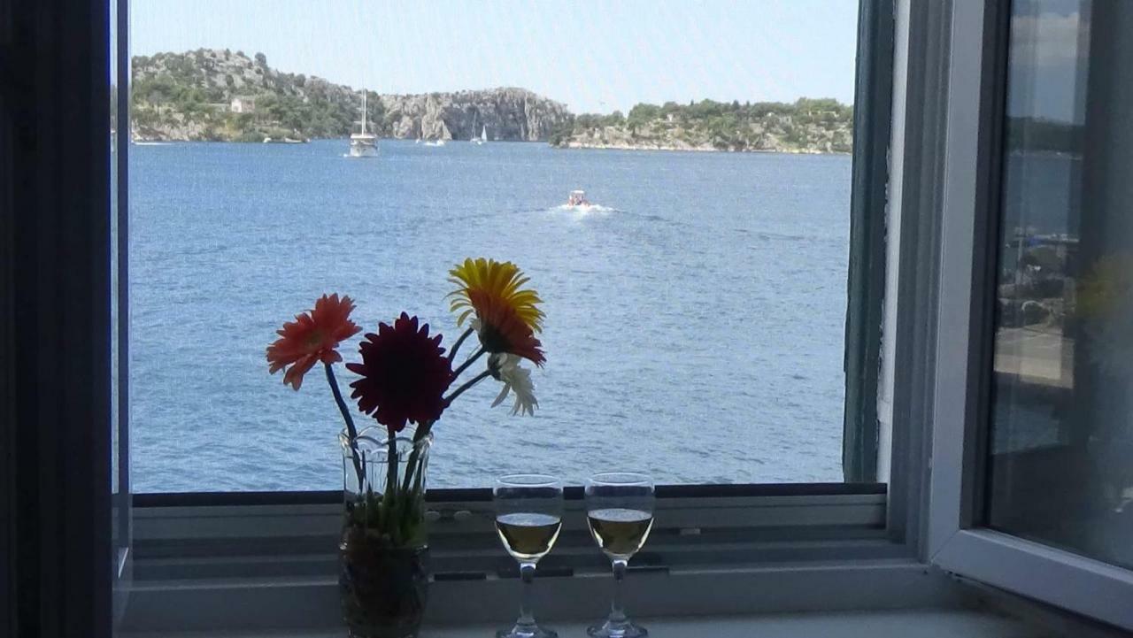 Apartmani Rina Šibenik Esterno foto